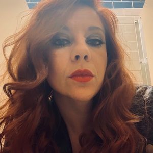 Meet your Posher, Niki